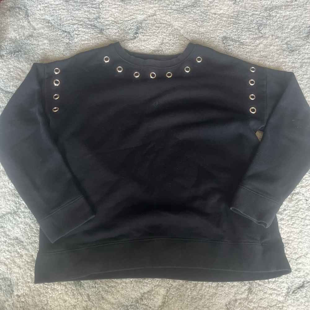 Black grommet sweatshirt